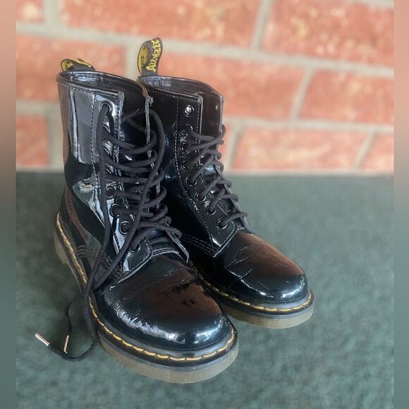 Dr Martens 1460 8 eye  patent leather boots - Picture 13 of 16